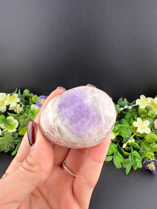 Dream Amethyst Palmstone