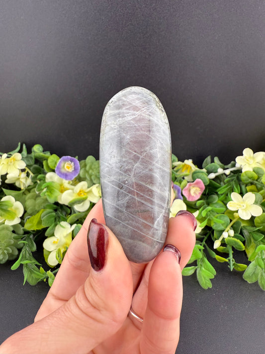 Skinny Labradorite Palmstone