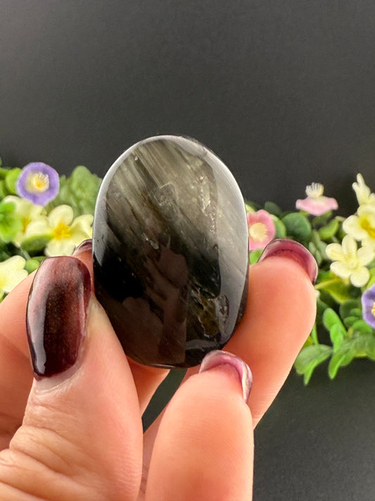 Mini Thousand Layer Quartz Palmstone