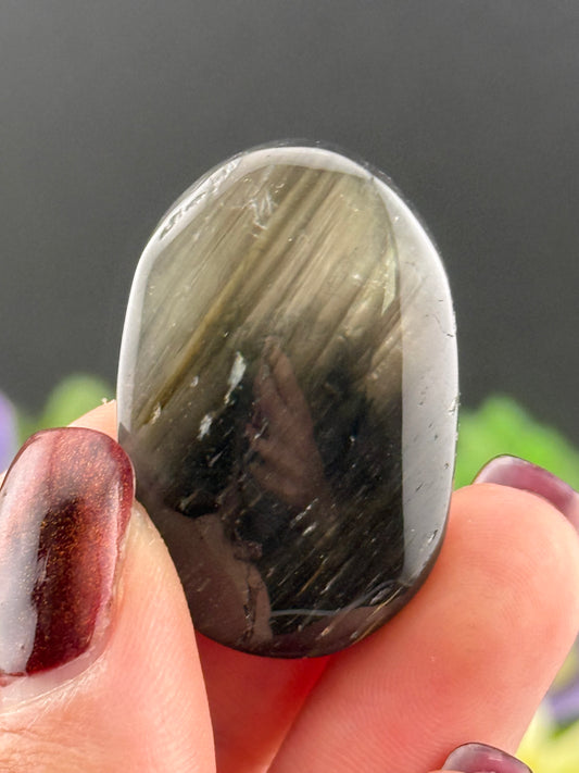 Mini Thousand Layer Quartz Palmstone