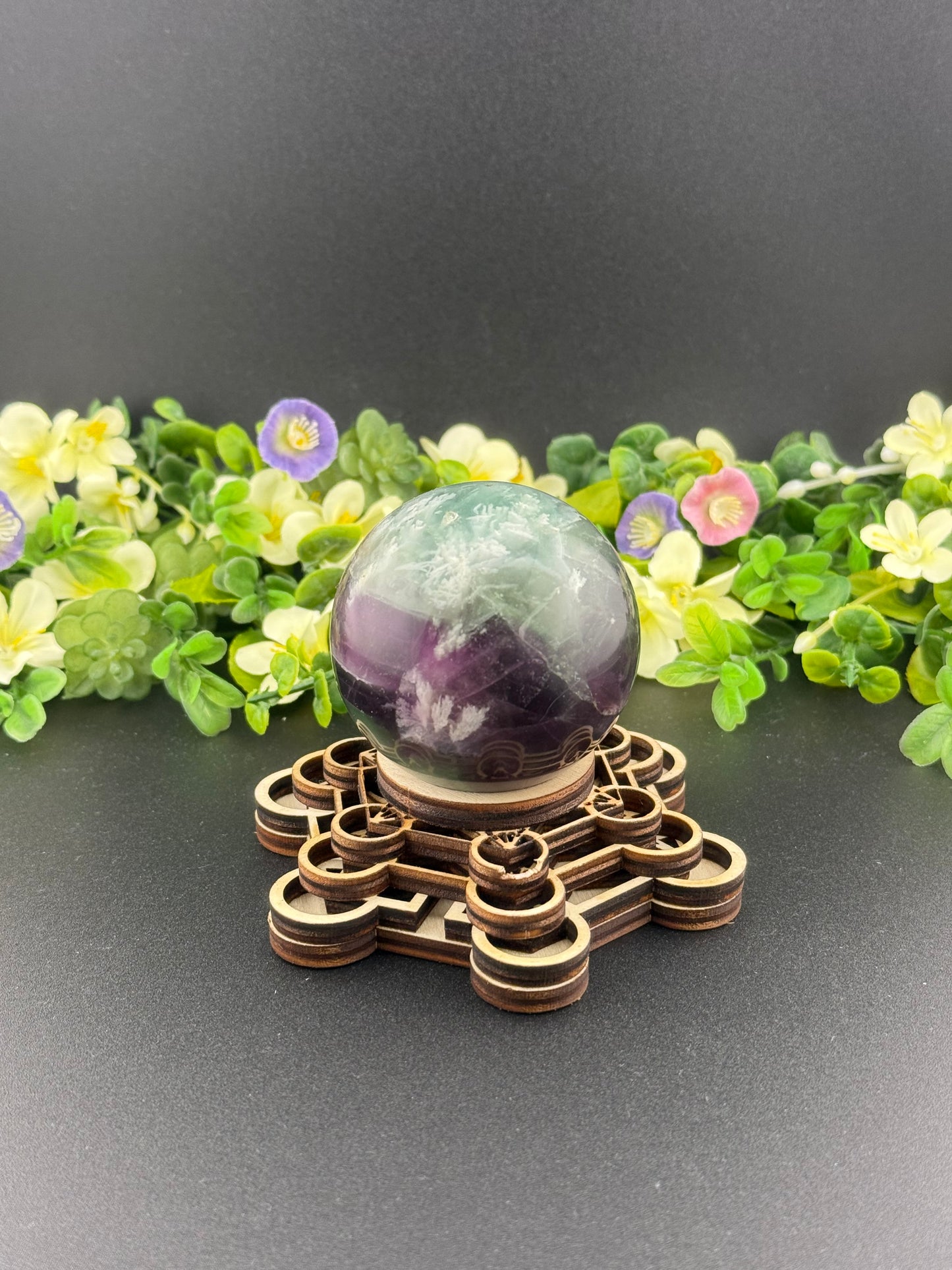 Wooden Sphere Holder