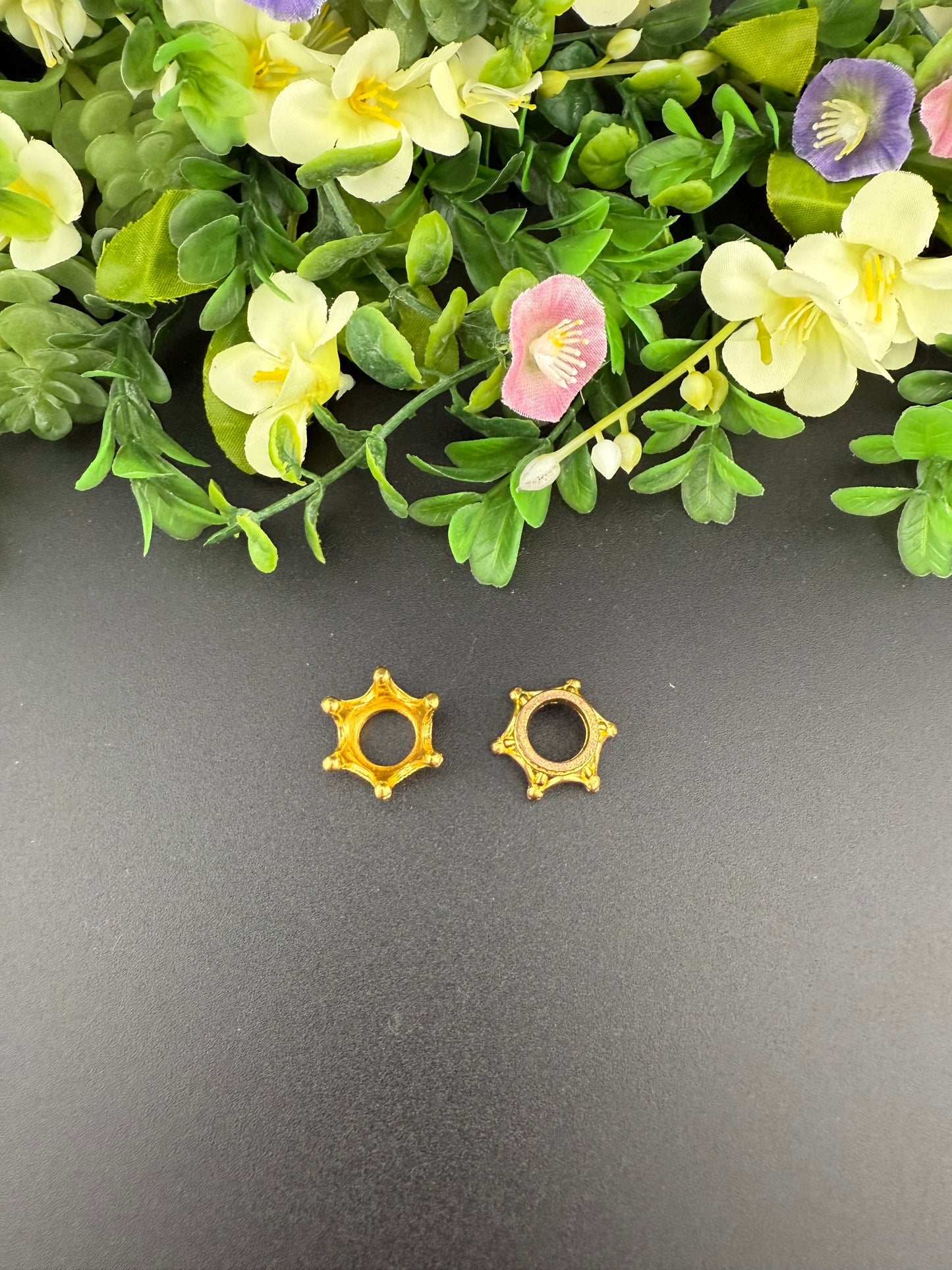 Gold Painted Crown Sphere Stand