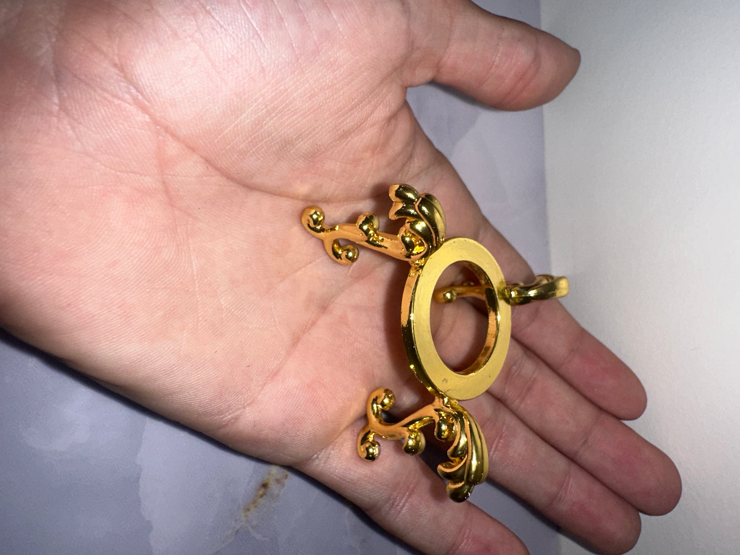 Gold-painted Sphere Stand